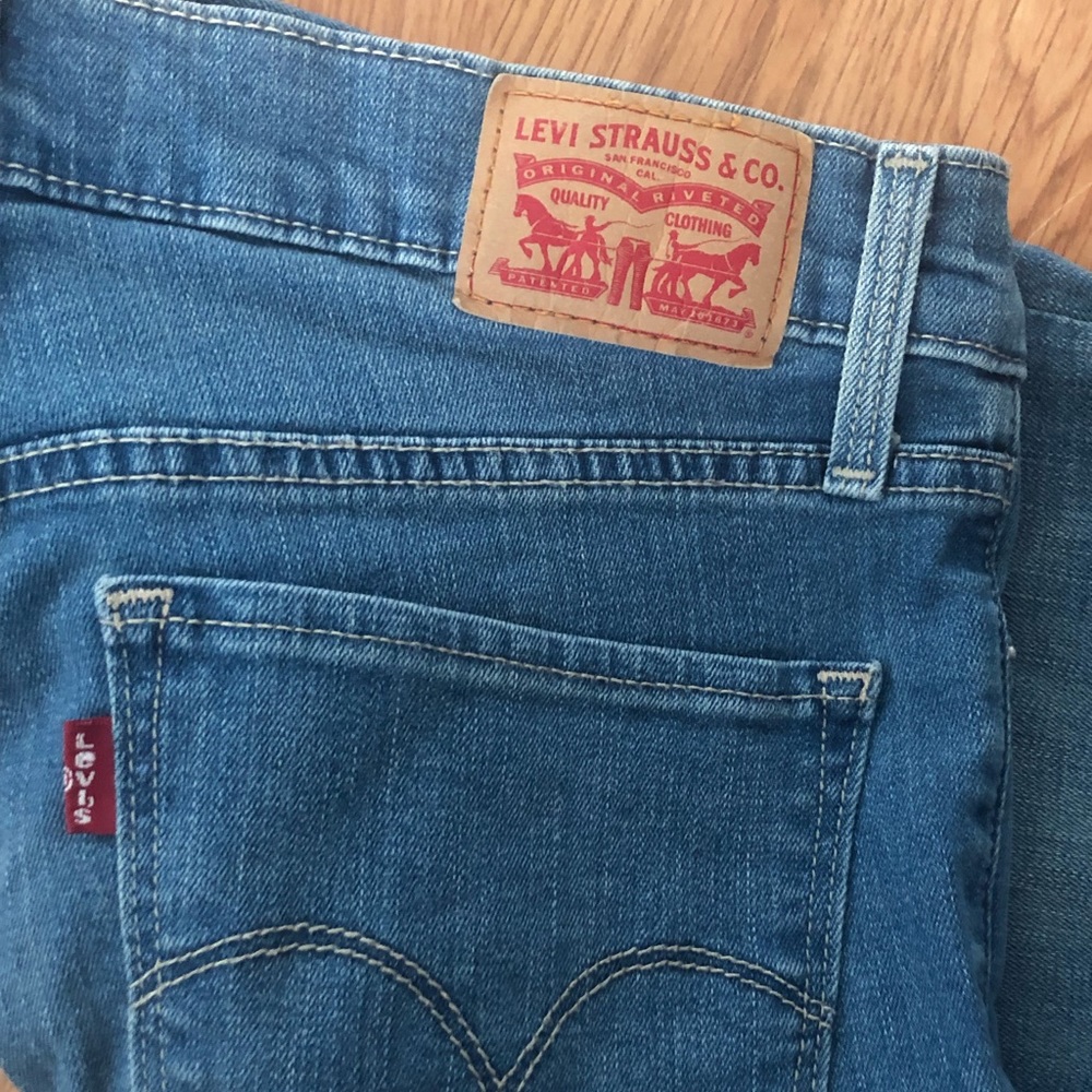 women’s size 29 levi blue jeans